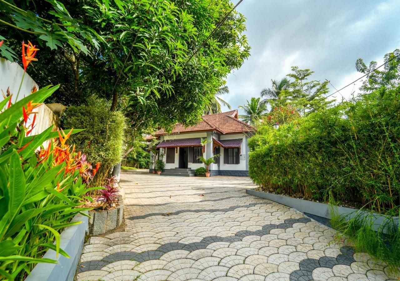 Pop Tavern Kovalam Beach Villa By Voye Homes Kültér fotó