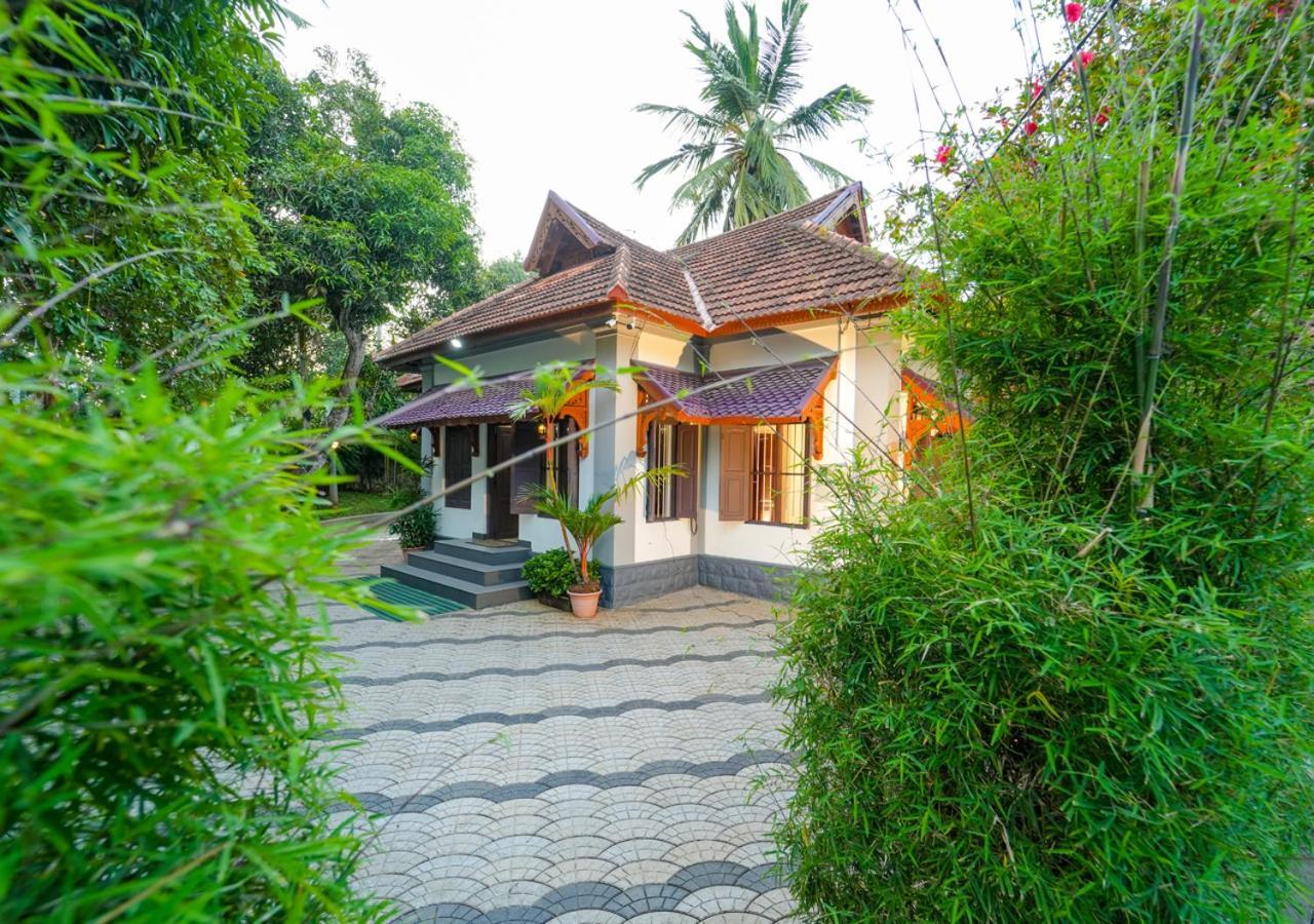 Pop Tavern Kovalam Beach Villa By Voye Homes Kültér fotó