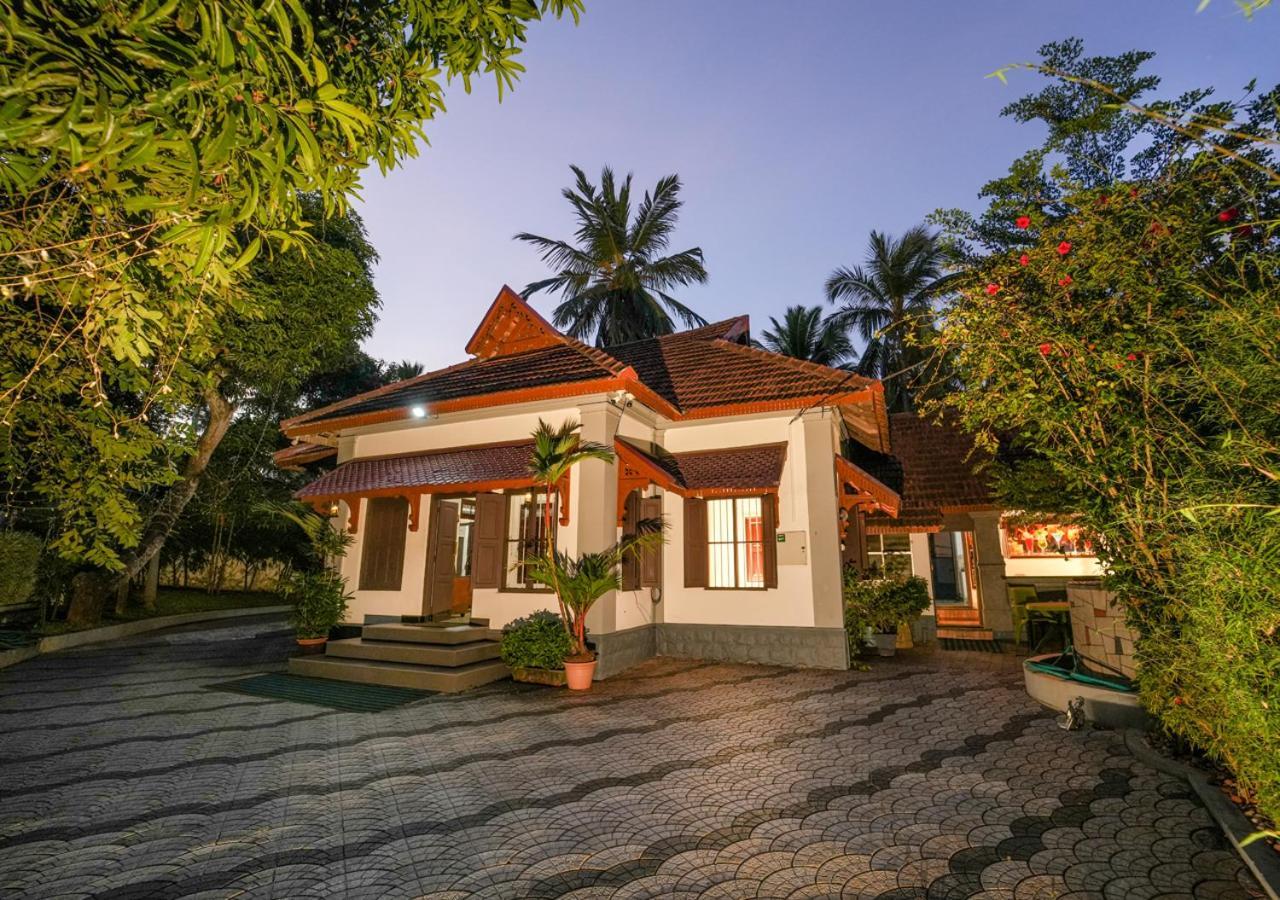 Pop Tavern Kovalam Beach Villa By Voye Homes Kültér fotó